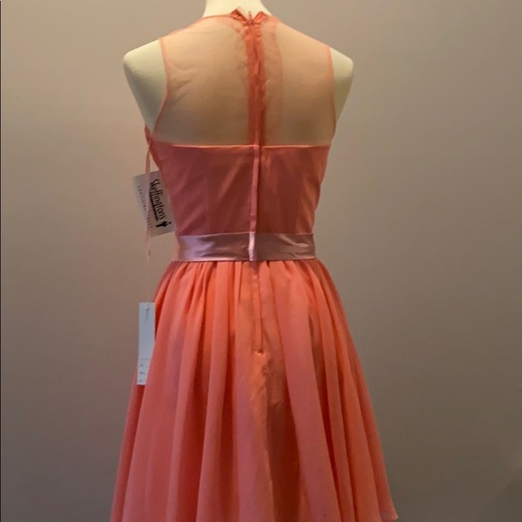 Dress - Picture 5 of 5